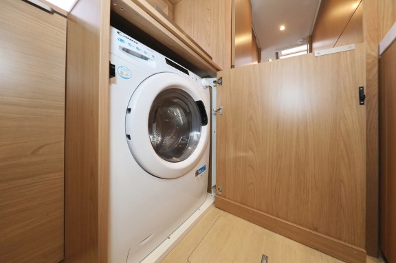 Image of Brain yacht #44