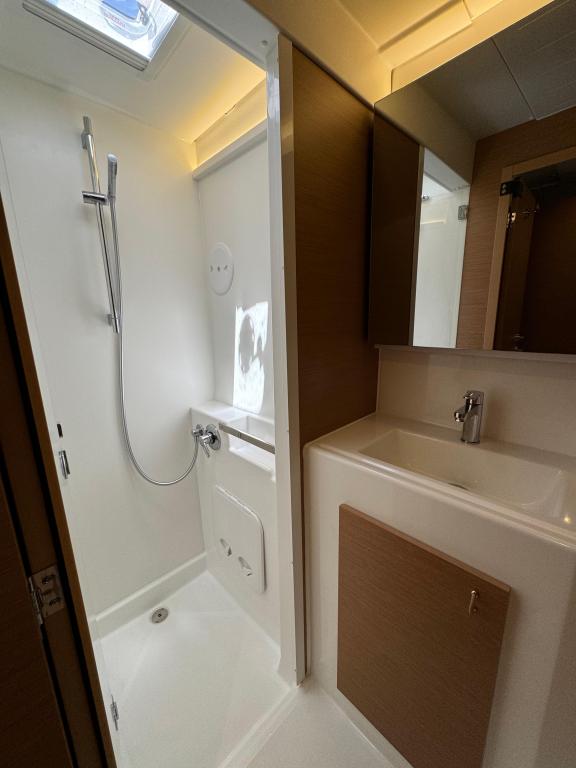 Image of Blue Kiss yacht #4