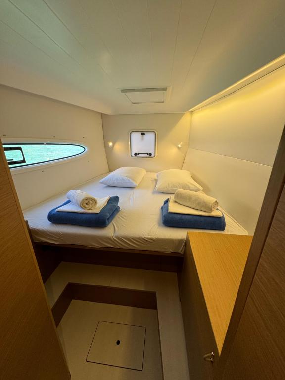 Image of Blue Kiss yacht #6