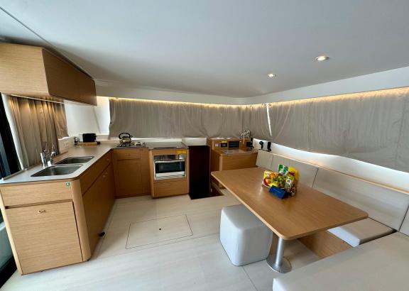 Image of Blue Kiss yacht #13