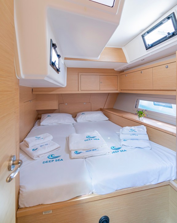 Image of Robin yacht #18