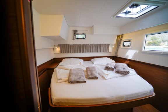 Image of Vesper yacht #17