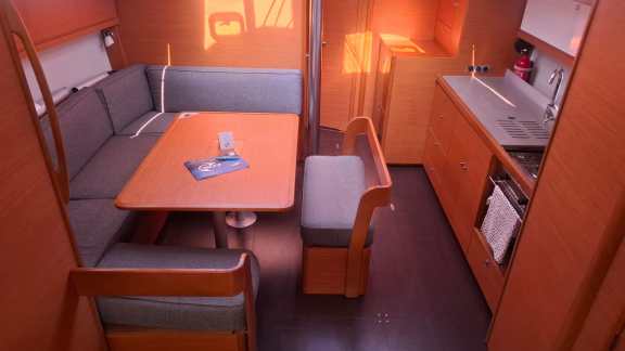 Image of Ventotene yacht #5