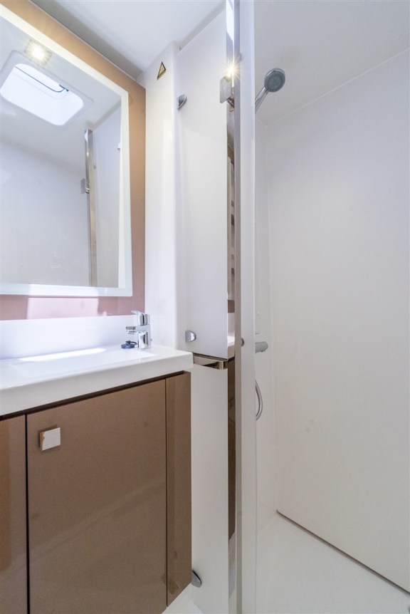 Image of Sunny Wave yacht #40