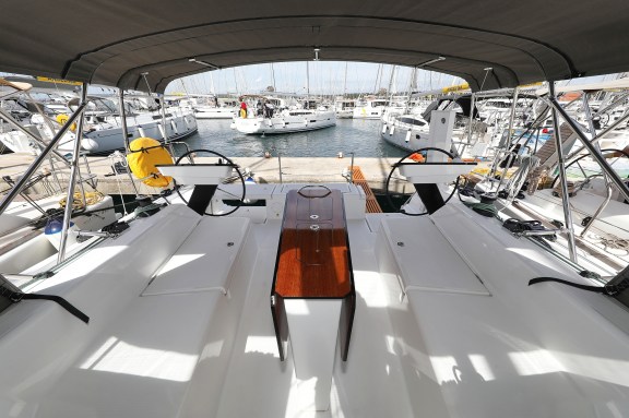 Image of Poppy yacht #8