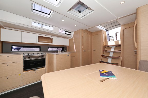 Image of Poppy yacht #20