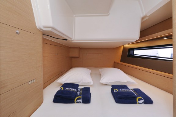 Image of Poppy yacht #28