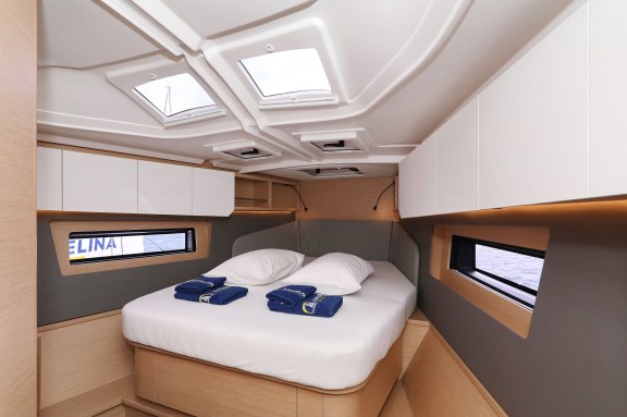 Image of Poppy yacht #30