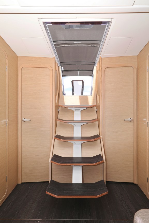 Image of Poppy yacht #23