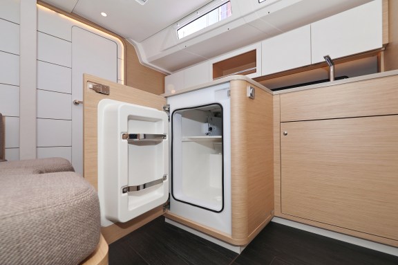 Image of Poppy yacht #41