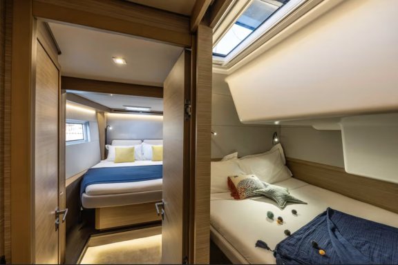 Image of Arctic Dream yacht #14