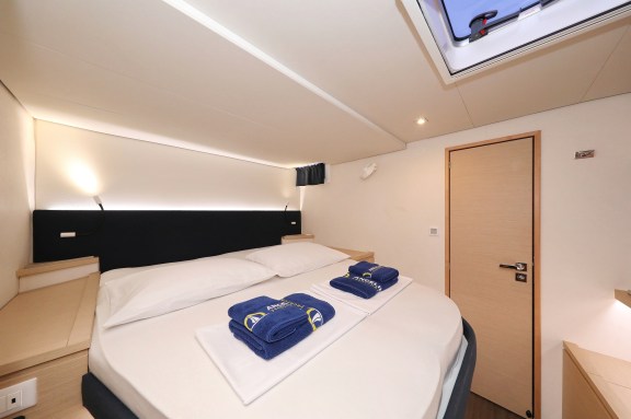 Image of Poco Loco yacht #26