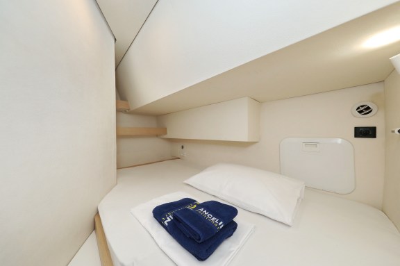 Image of Poco Loco yacht #32