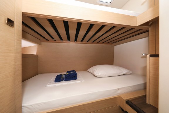 Image of Tamara V yacht #32