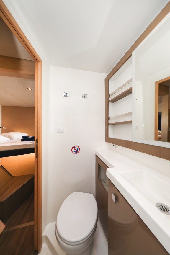 Image of Tamara V yacht #34