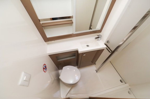 Image of Tamara V yacht #35