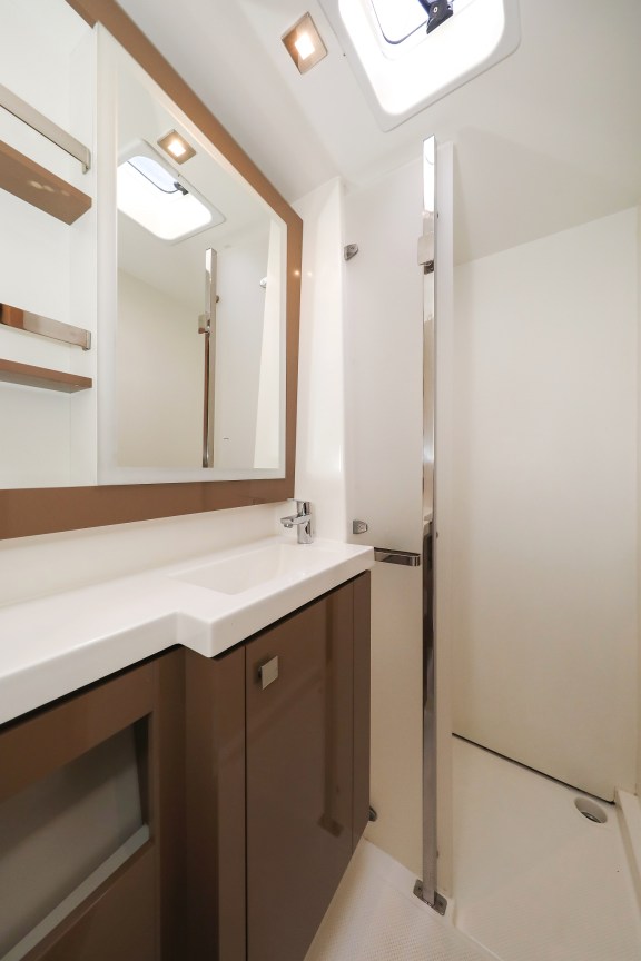 Image of Tamara V yacht #36