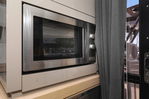 Image of Tamara V yacht #44