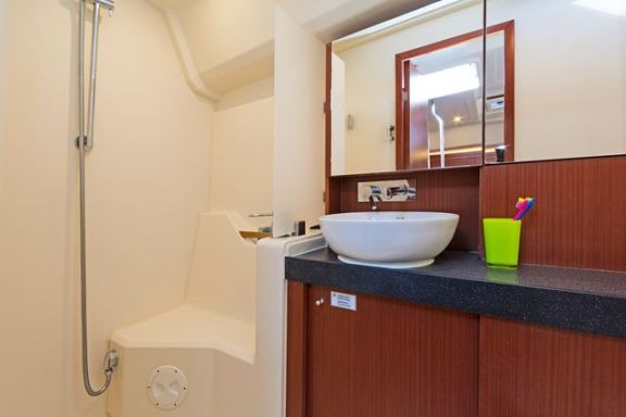 Image of Caitlin of Lorne yacht #9