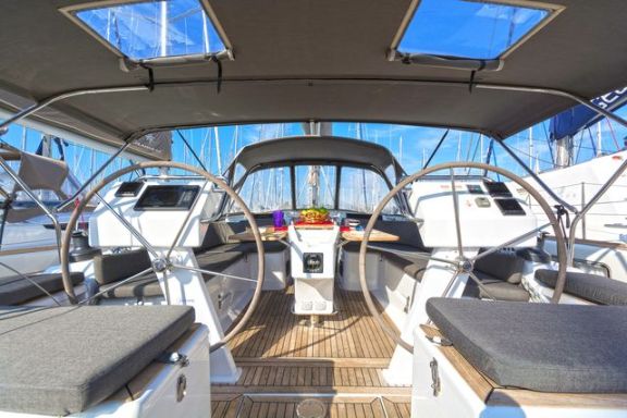 Image of Caitlin of Lorne yacht #14