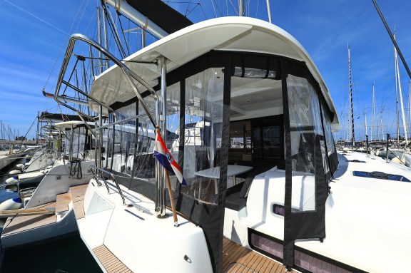Image of Family Time yacht #31