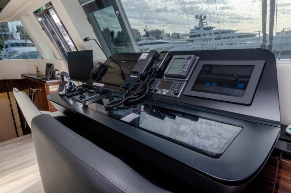 Image of Dessus yacht #15