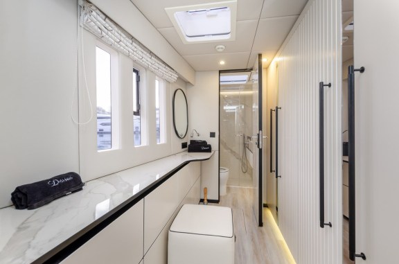 Image of Dessus yacht #29