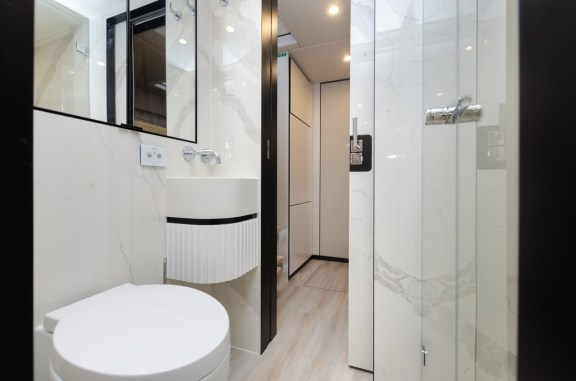 Image of Dessus yacht #27