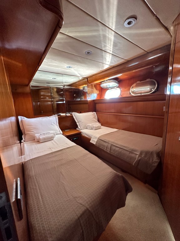 Image of Areti II yacht #14