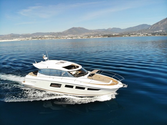Image of La Brisa yacht #10
