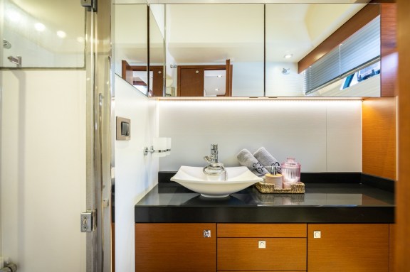 Image of La Brisa yacht #16