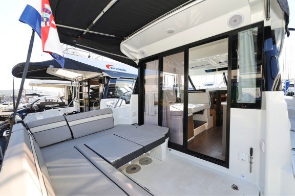 Image of Blue Horizon yacht #5