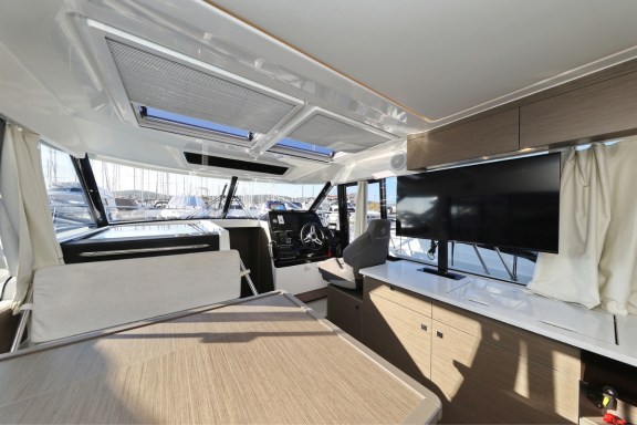 Image of Blue Horizon yacht #10