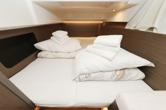 Image of Blue Horizon yacht #14