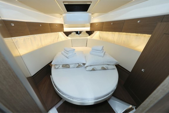 Image of Blue Horizon yacht #15