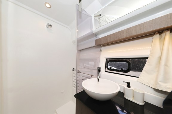 Image of Blue Horizon yacht #17