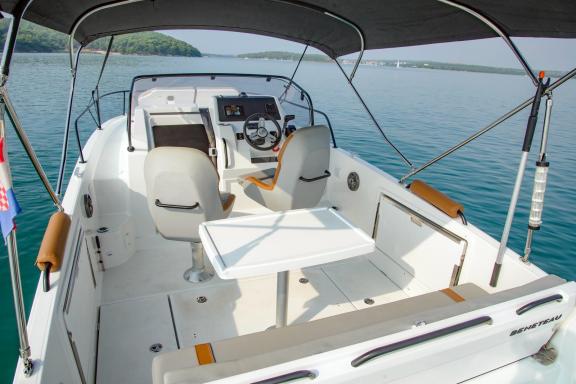 Image of Beneteau Flyer 8 yacht #6