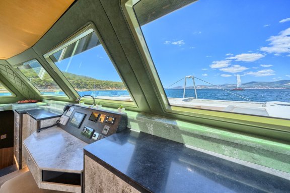 Image of Gold yacht #20