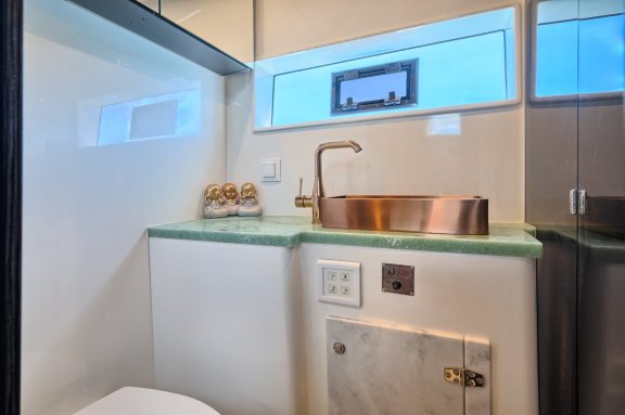 Image of Gold yacht #25