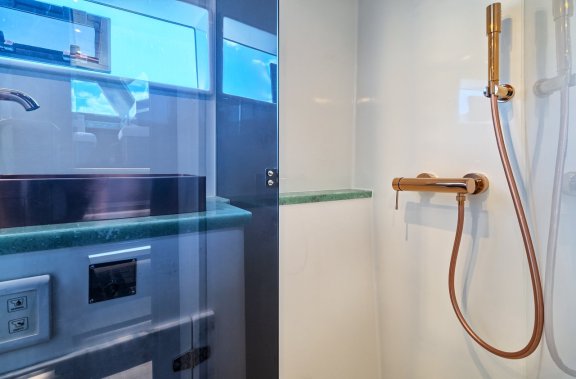 Image of Gold yacht #26