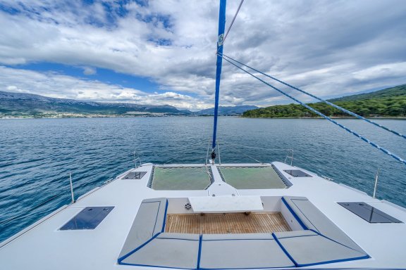 Image of Blue yacht #7
