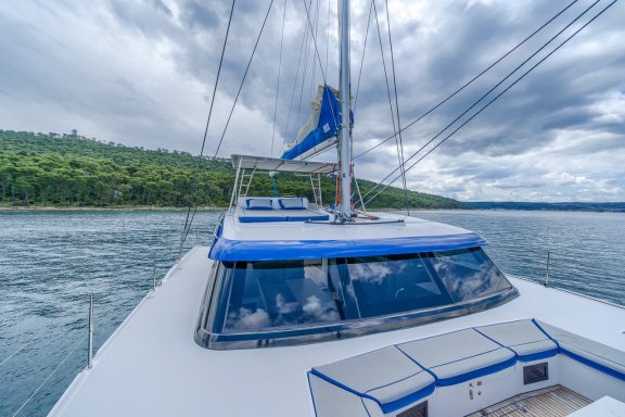 Image of Blue yacht #10