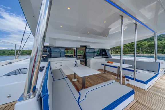 Image of Blue yacht #15