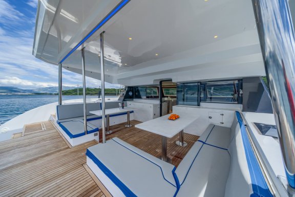 Image of Blue yacht #16