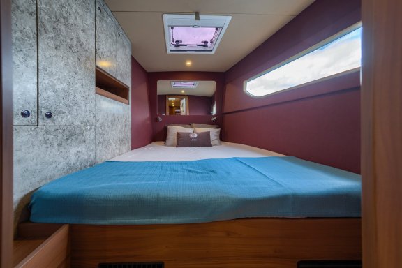 Image of Blue yacht #27