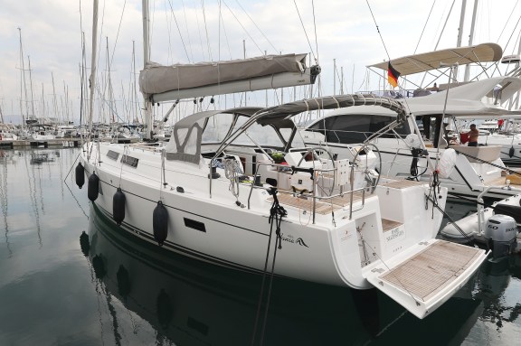 Image of Bare Necessities yacht #5