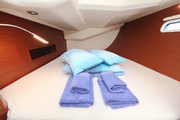 Image of Bare Necessities yacht #16