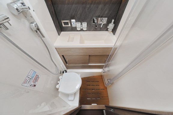 Image of Simply The Best yacht #28