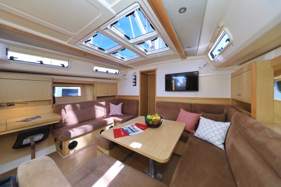 Image of Maxine II yacht #11