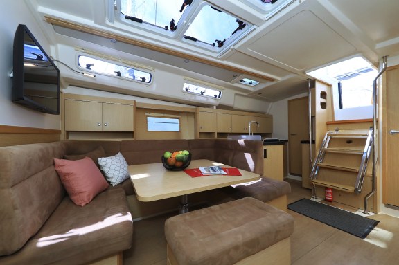 Image of Maxine II yacht #12